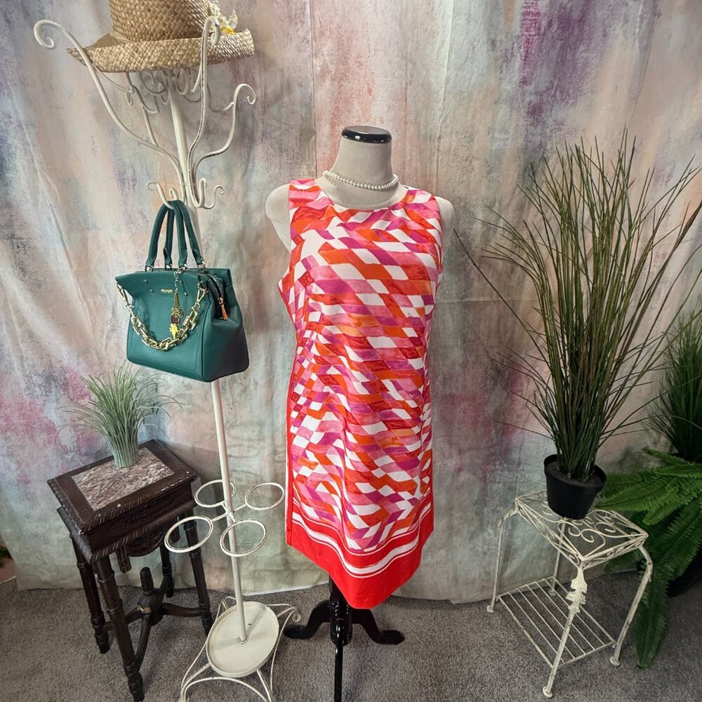 📌Vince Camuto Beautiful Geometric Pattern Sleeveless Shift Dress